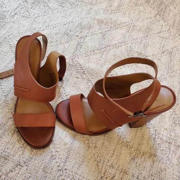 SALE !! Treasure & Bond wrap sandals - Picture 2 of 4